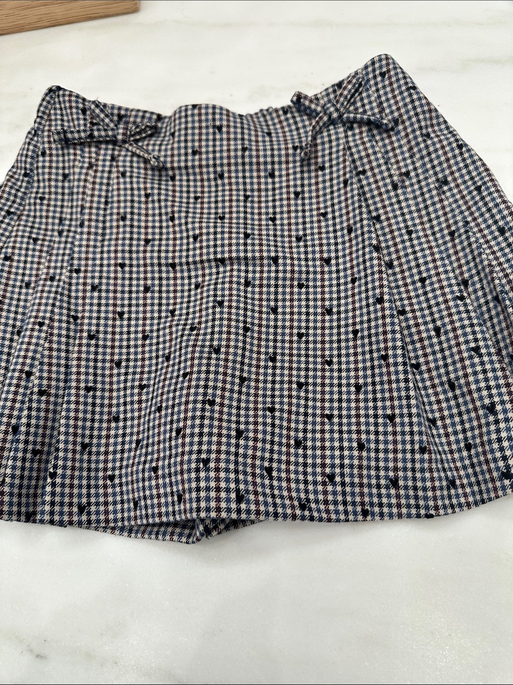 Zara girls size 5 Check Pattern Skirt in Navy and White.  Like new